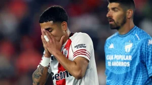 Kendry Páez entrena separado del plantel de River Plate a la espera de definir su futuro